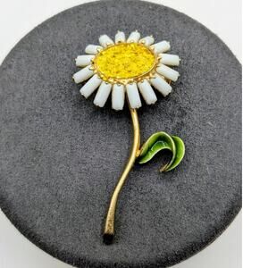 Vintage White Beaded Daisy Brooch